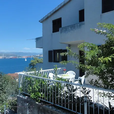 Seaside Family Friendly House With A Swimming Pool Okrug Donji, Ciovo - 14348 *