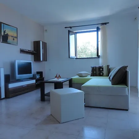 Seaside Family Friendly House With A Swimming Pool Okrug Donji, Ciovo - 14348