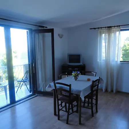 Seaside Family Friendly House With A Swimming Pool Okrug Donji, Ciovo - 14348