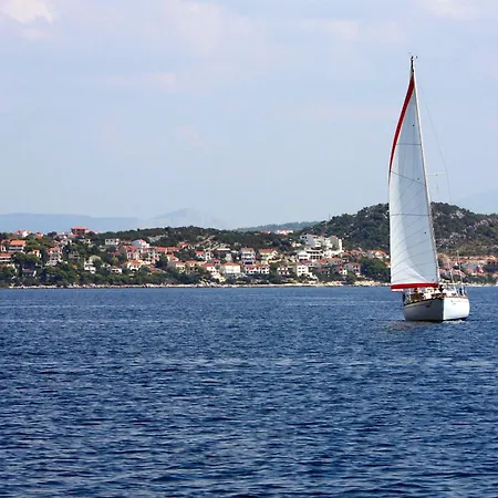 Seaside Family Friendly House With A Swimming Pool Okrug Donji, Ciovo - 14348 Tatil Evi